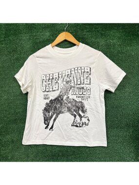 Cheyenne Rodeo Bucking Bronco Women's Tee Size Medium